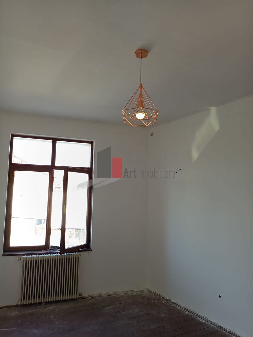 Vila  de inchiriat recent renovata - Poză 12