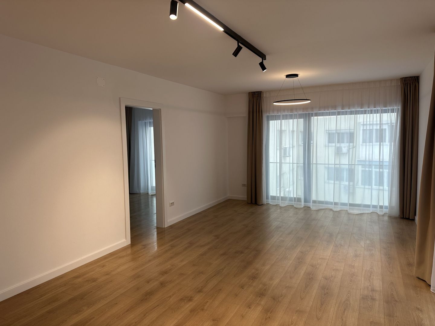 Apartament 3 camere de inchiriat Victoriei - Poză 3