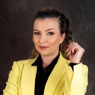 Larisa Uruc - Pinwell Realty