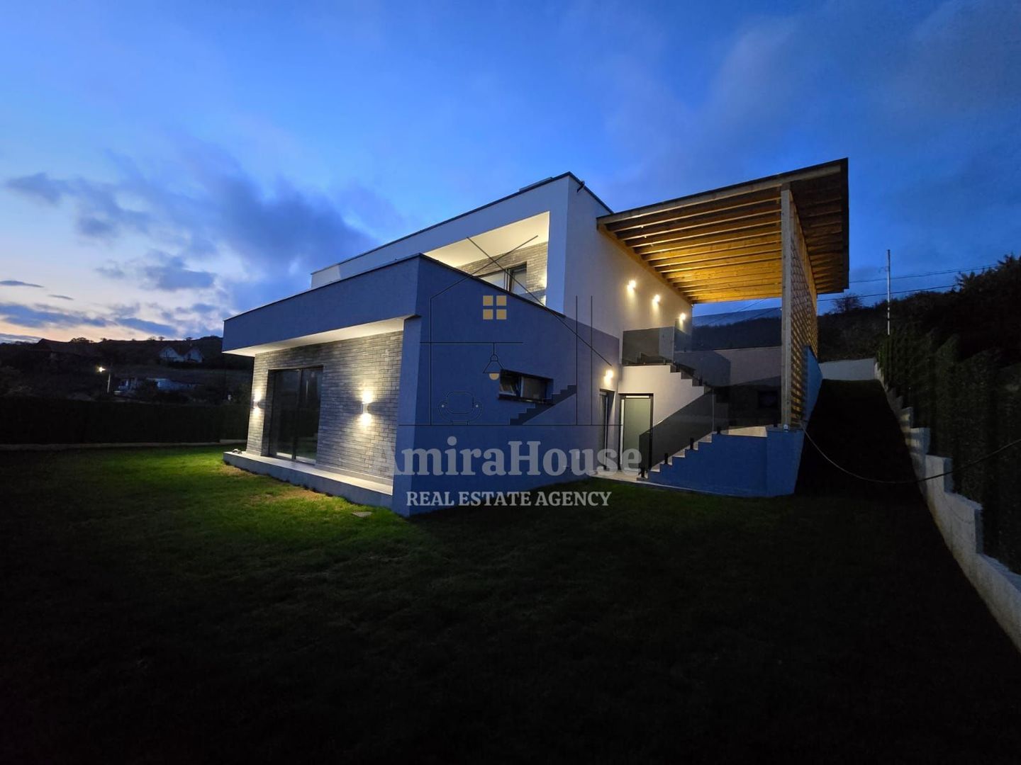 Casa individuala, 129 mp utili, teren 583 mp, terasa 68 mp, zona Sun Garden - Poză 9