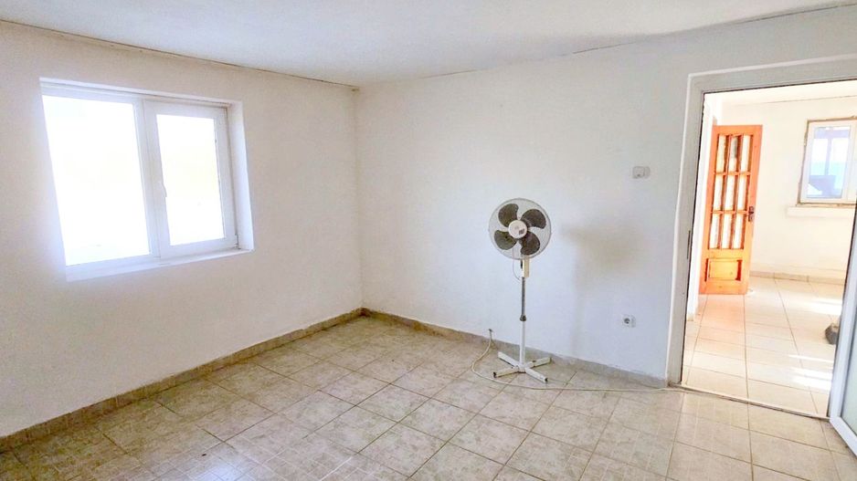 Casa individuala + 900 mp teren proprietate -Sendreni, jud. Galati - Poză 13