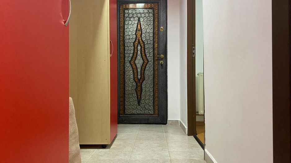 Modificat in 3 camere! Vanzare apartament in Targoviste-Micro 4 - Poză 10