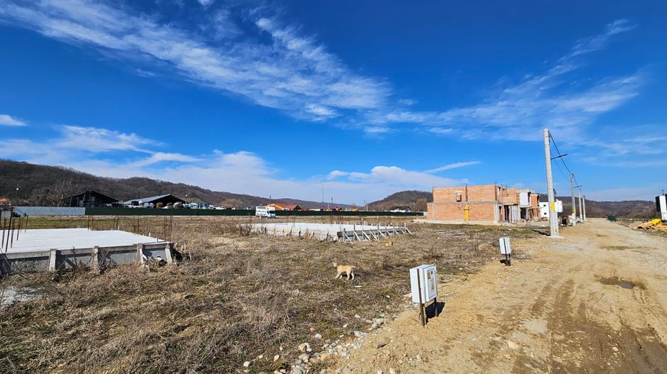 Vanzare teren cu temelie si AC, Micesti, 10 Km de Pitesti - Poză 7