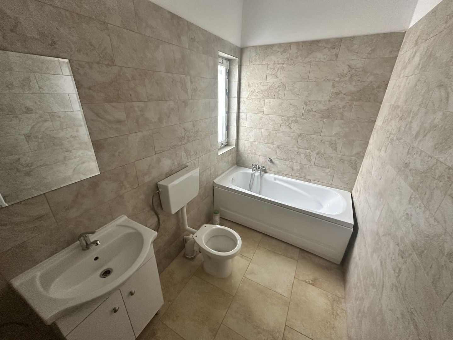 CASA INDIVIDUALA CRIZANTEMEI, PE PARTER, CURTE LIBERA 186 MP, COMIS 0% - Poză 12