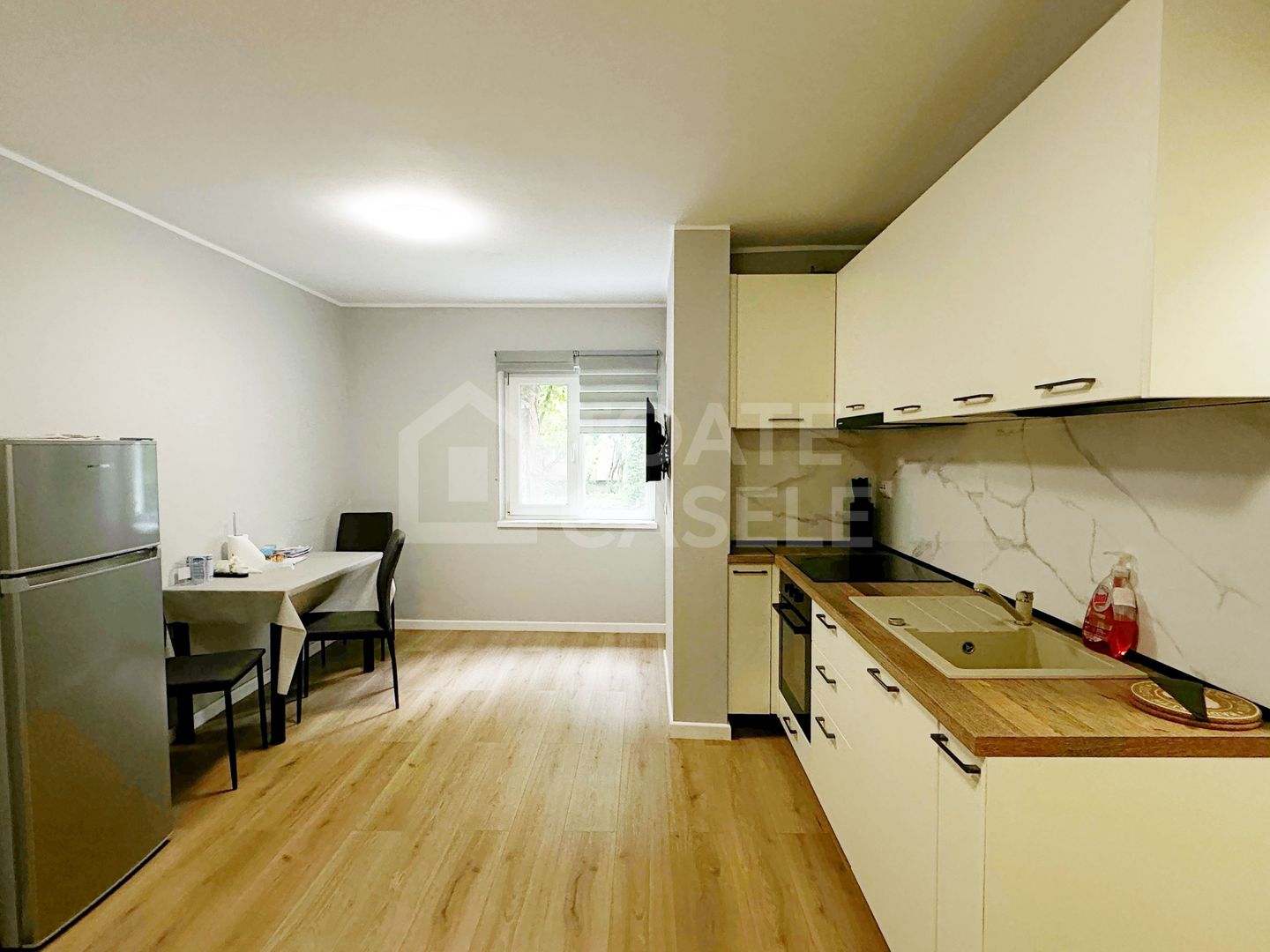 Apartament 2 camere, decomandat, zona Între Lacuri - Poză 1