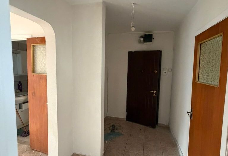 APARTAMENT 3 CAMERE POLITECHNICA - Poză 1