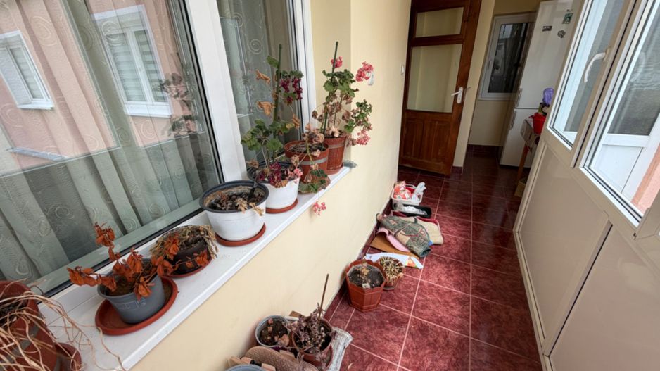 Apartament 3 camere, etaj 2 - Cugir - Poză 10