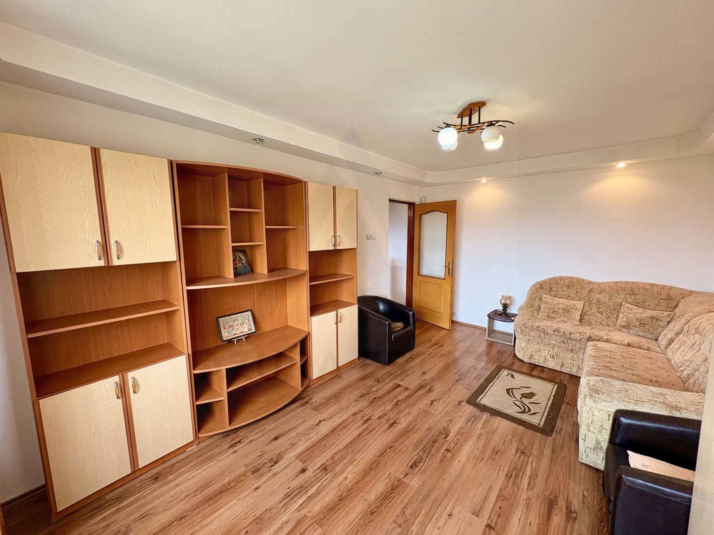 Apartament 2 camere decomandat cu balcon și pivniță în Vasile Aaron - Poză 1