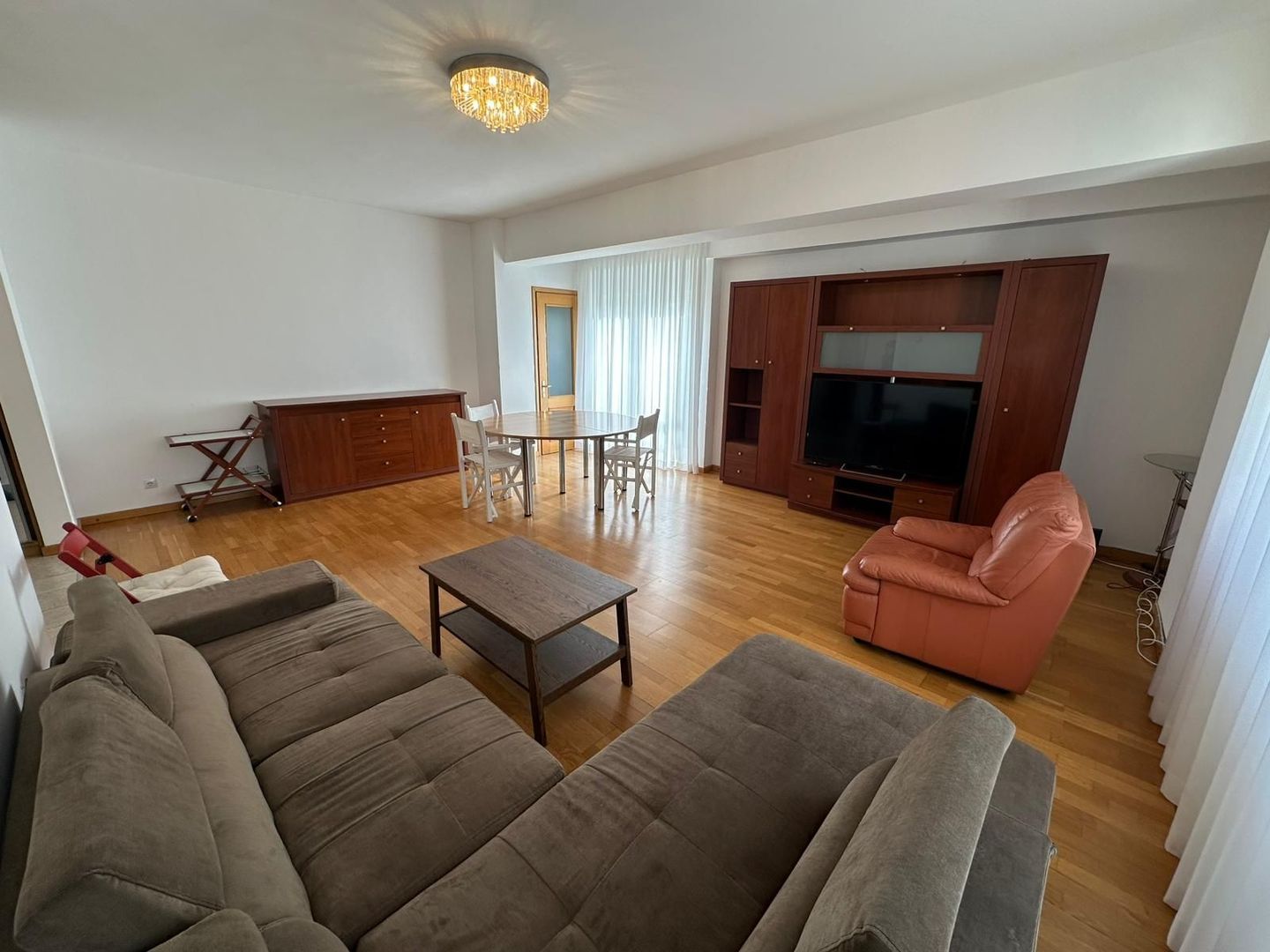 Inchiriere 2 camere, zona exclusivista Herastrau/Arcul de Triumf - Poză 3