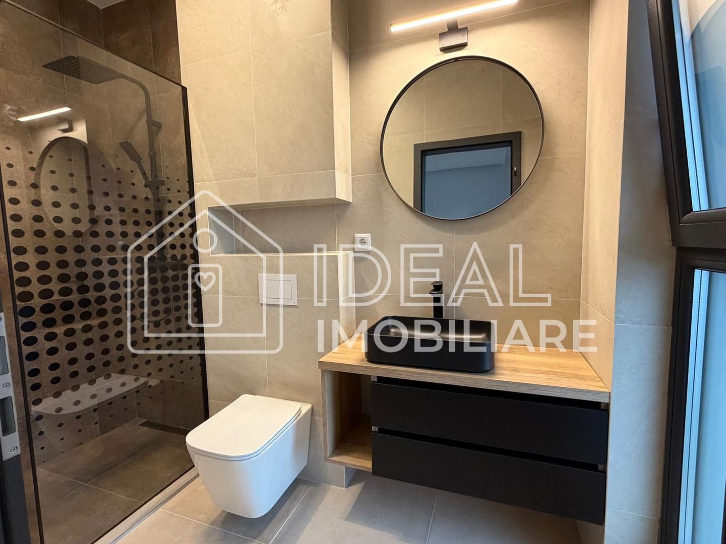 Apartament premium cu 4 camere și curte proprie – parter - Poză 3