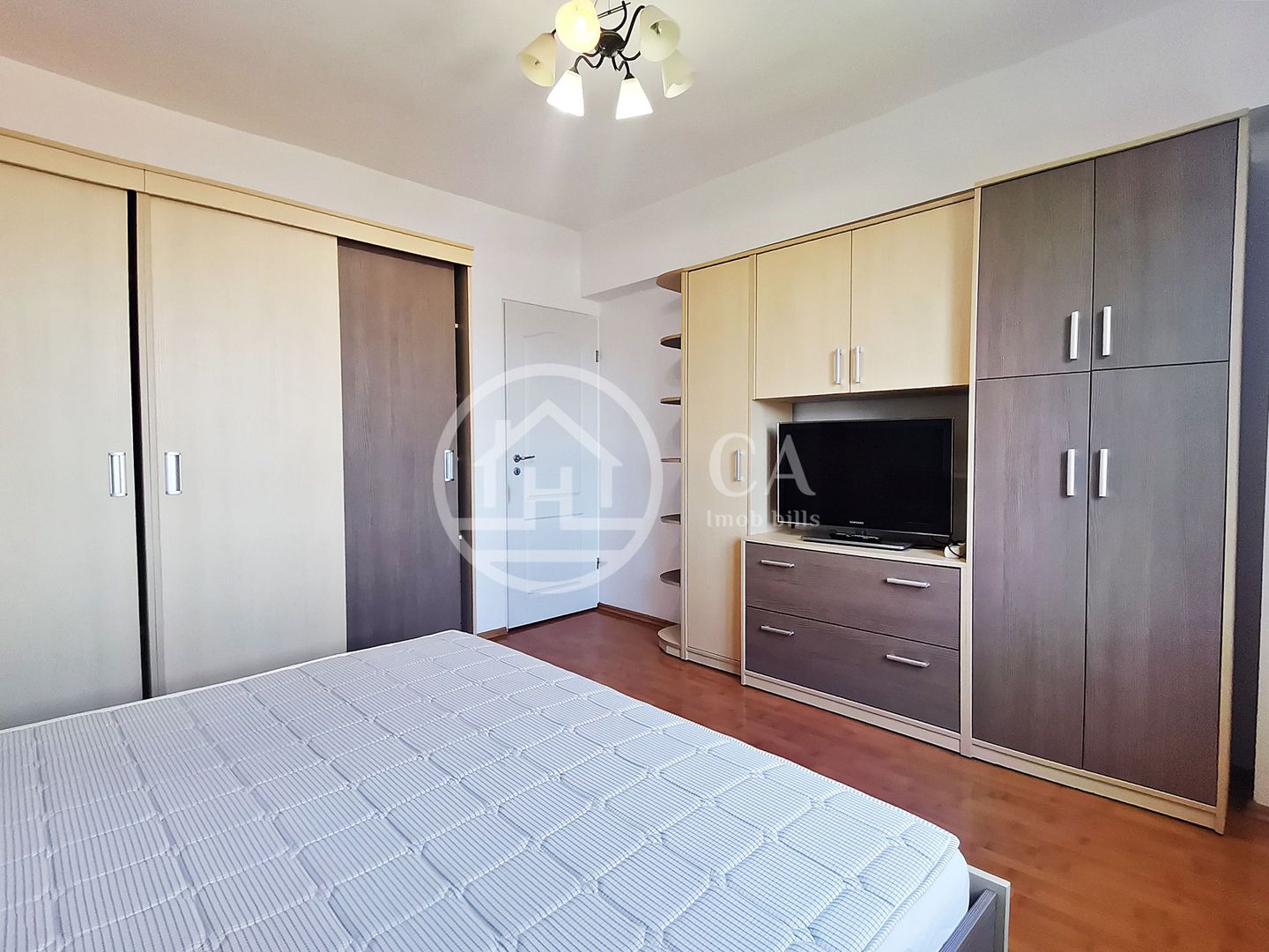 Apartament de inchiriat cu 3 camere Ultracentral, Oradea - Poză 2
