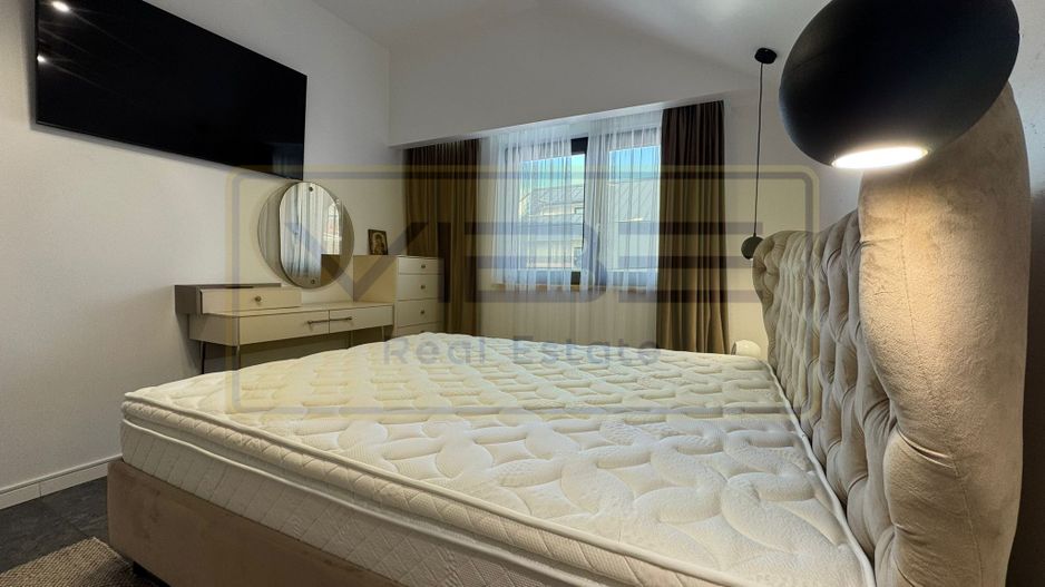 Apartament premium 3 camere + terasa Podul de Fier - Poză 1