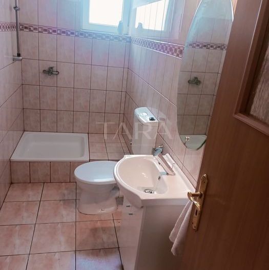 De inchiriat casa cu 4 camere in Someseni - Poză 3