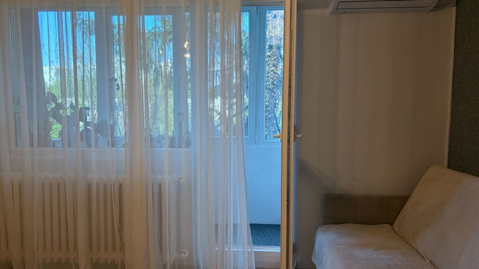 Apartament cu trei camere, zona Straduintei, 95.000€ negociabil - Poză 3