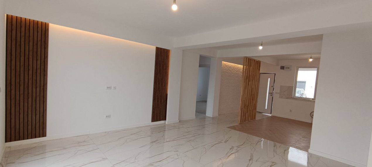 Casa Parter !4 dorm.+2 bai+2 parcari+teren liber 167mp! Calitate la su - Poză 1