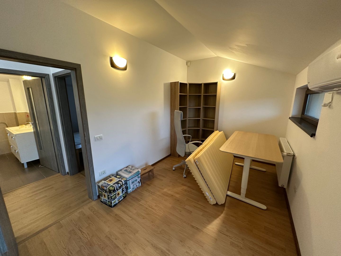 Casă / Vilă cu 4 camere de închiriat în zona Aradului - Poză 28