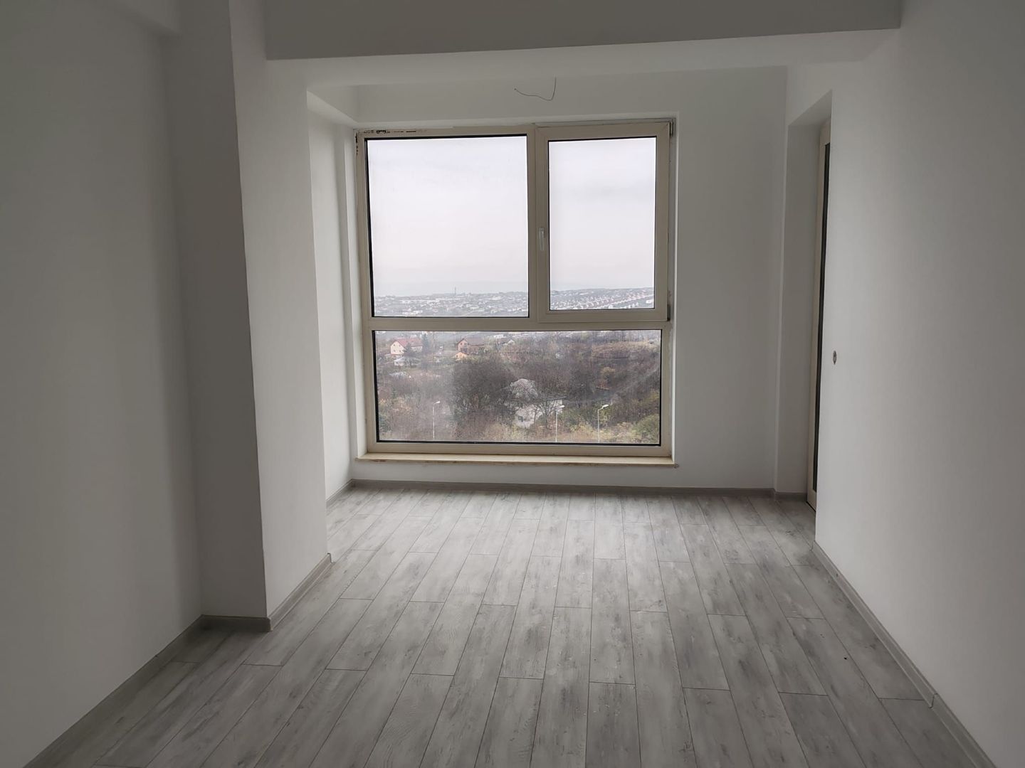 MUTARE IMEDIATA! Apartament 2 camere, Dec., 68mp-Copou - Poză 3