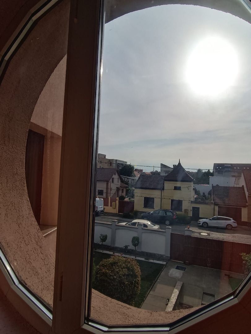 🏡 VILA DEOSEBITĂ DE VÂNZARE ÎN ARAD – ZONA CENTRALĂ - Poză 8