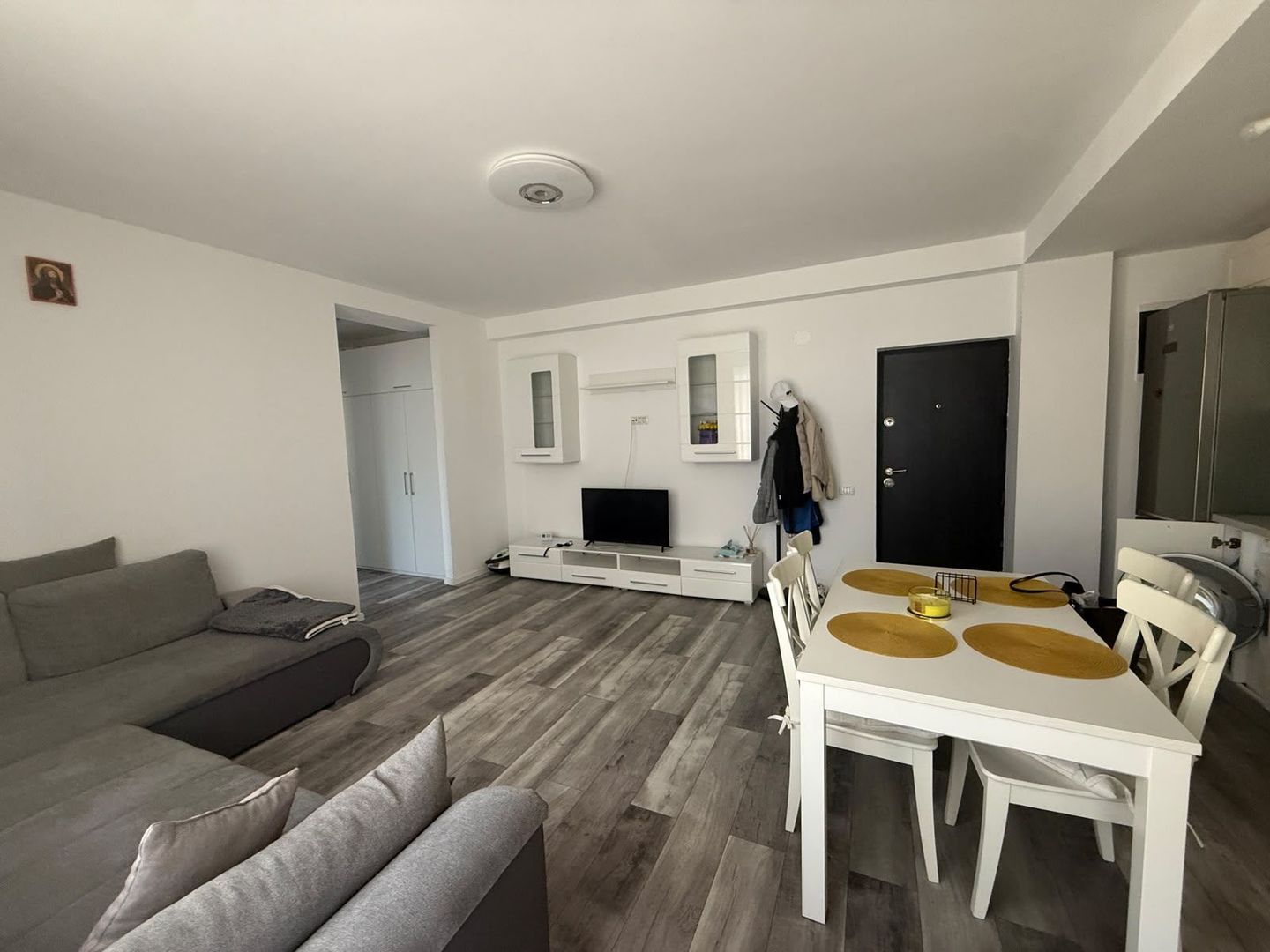 Giroc-Eso | 2 Camere | Lift | Mobilat si utilat | Loc de parcare - Poză 12