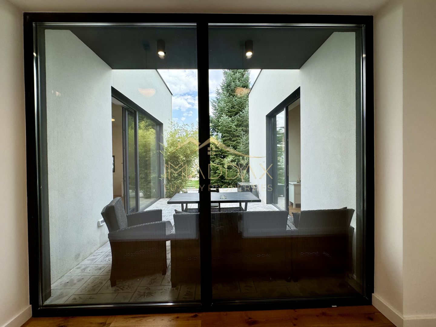 Vila cu 5 camere // * 565 mp gradina* // Tunari - Poză 19