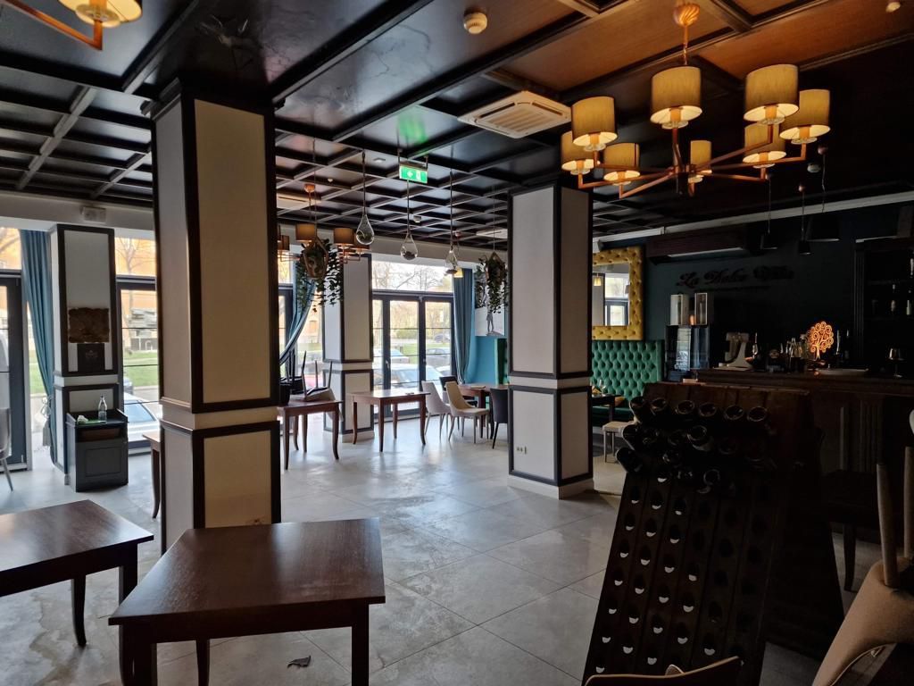 Spatiu comercial ultracentral/restaurant,cafenea - Poză 1