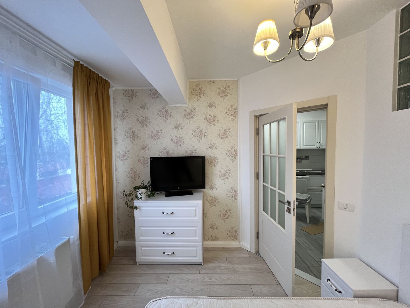 Studio bine compartimentat, parcare, complet mobilat, renovat, mutare imediata - Poză 2