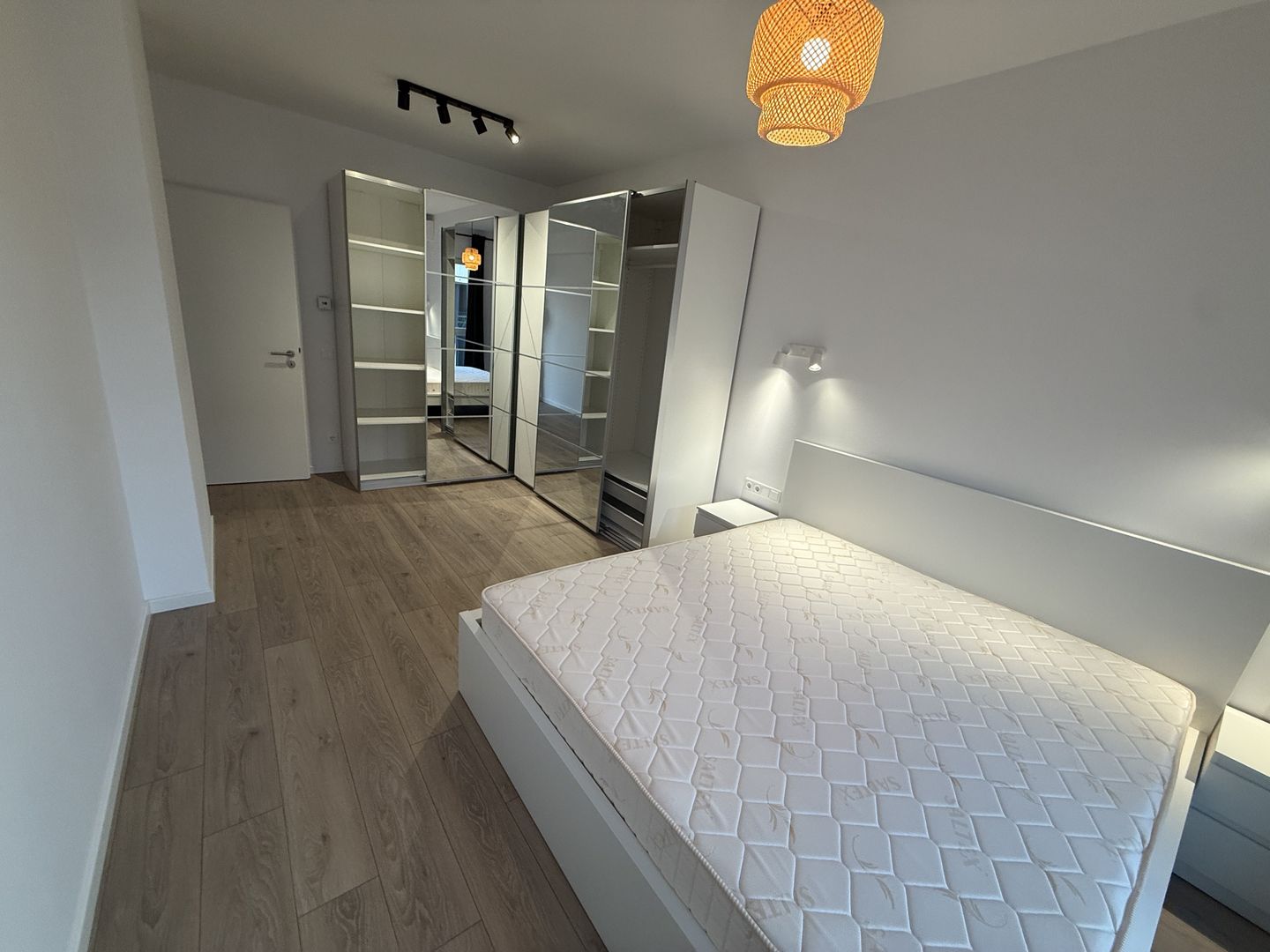 AP. 2 CAMERE- DOAMNA GHICA, CENTRALA, BLOC NOU, MASINA DE SPALAT VASE - Poză 1