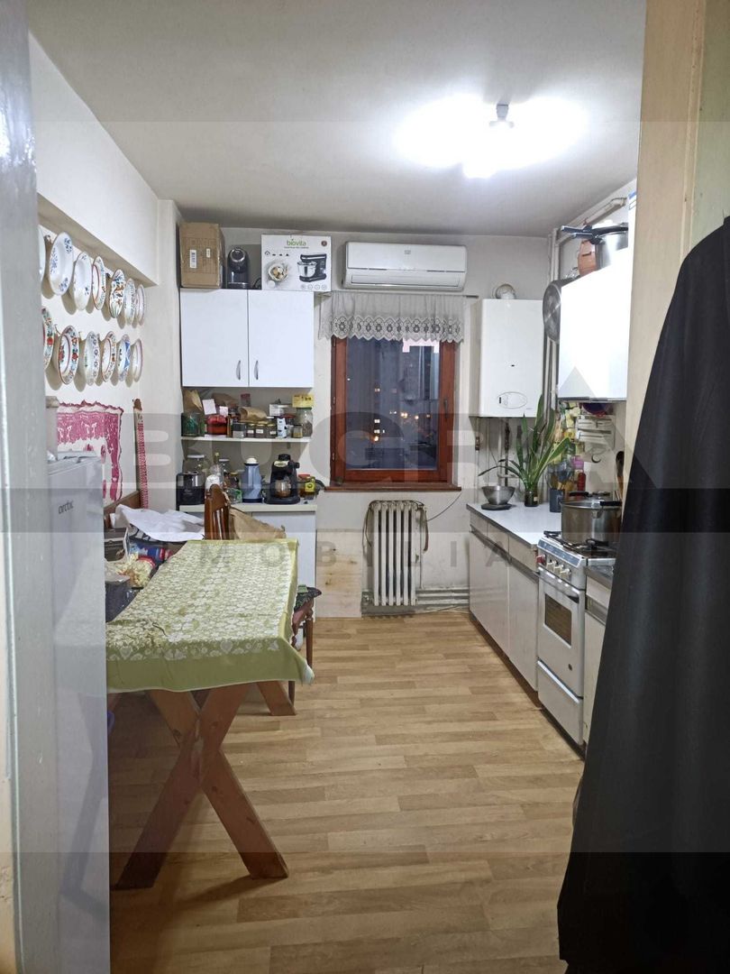 Apartament cu 3 camere, 64 mp,decomandat, etaj intermediar, zona Flora - Poză 4