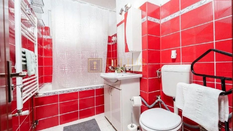 3 camere| 2 dormitoare| 2 bai| centrala proprie| apartament frumos| - Poză 9