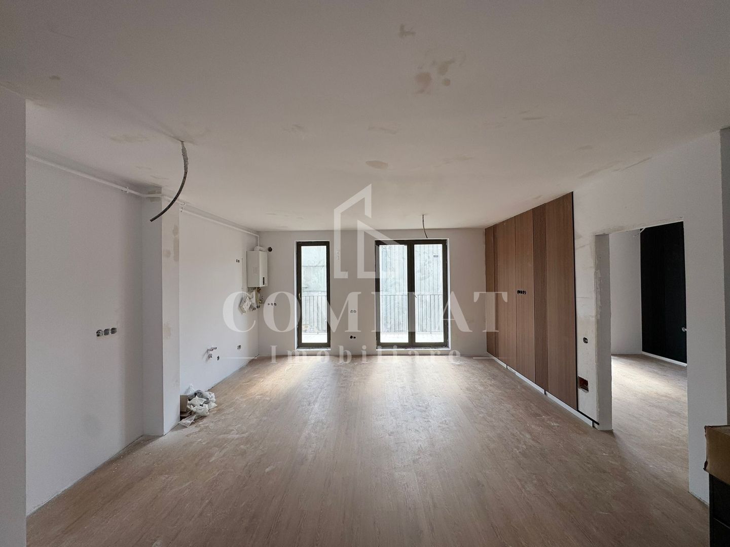 Apartament la etaj intermediar | Bloc exclusivist | Eroilor - Poză 1