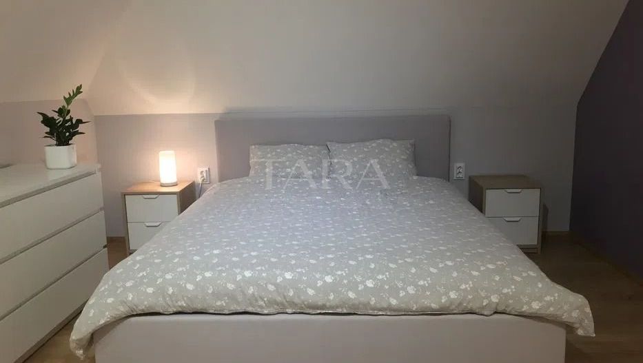 Apartament spectaculos dispus pe 2 nivele-Baciu - Poză 4