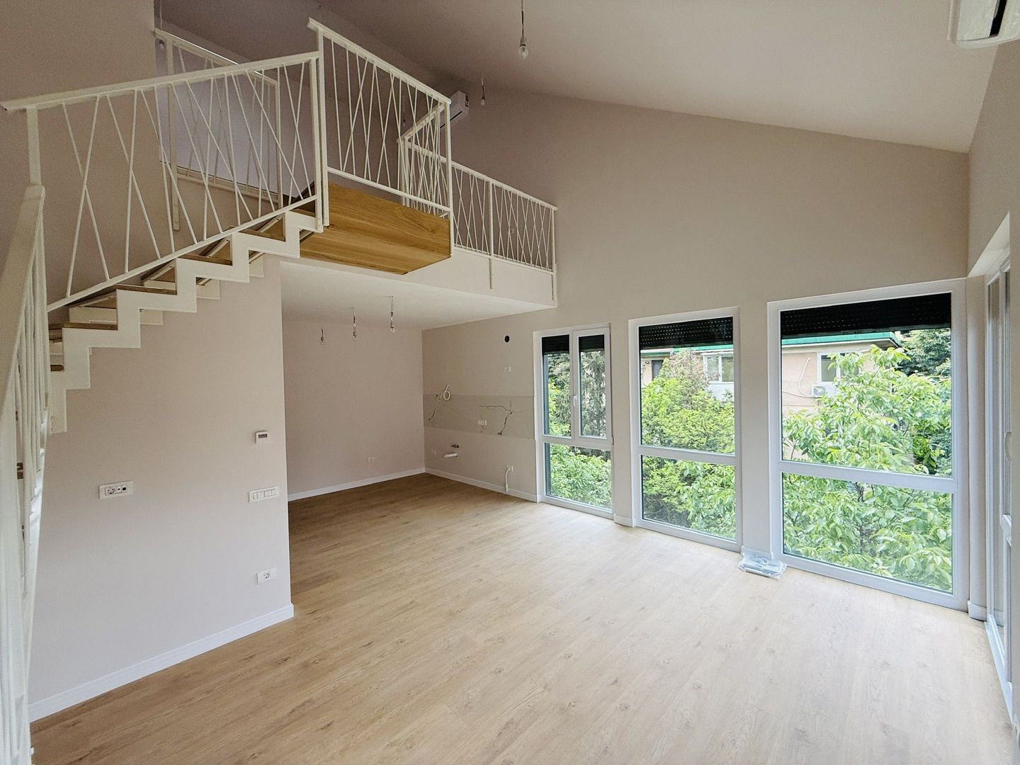 Complexul Studențesc | 3 camere | Scară interioară | 94 mp | Parcare privata - Poză 5