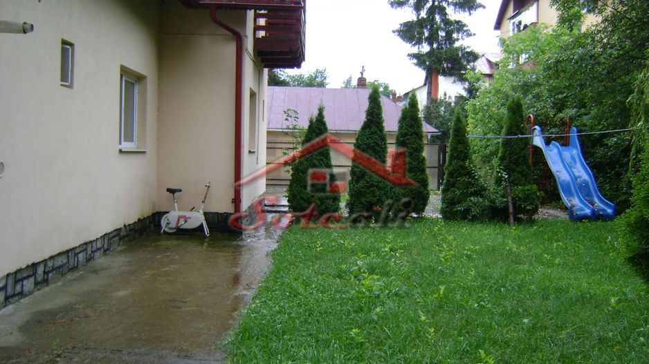Pensiune de vanzare P+E Busteni - central - Poză 52