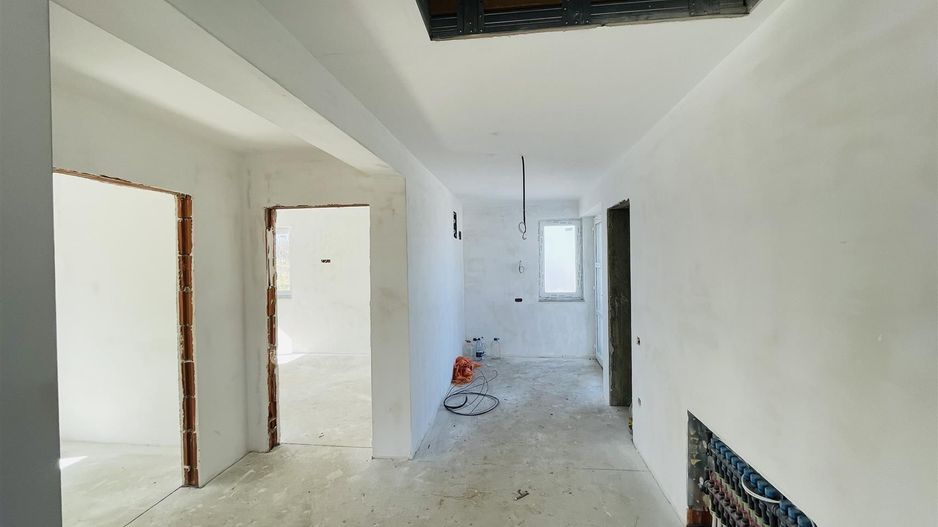 Casa P semifinisata ï¿½n comuna Paleu - Poză 4