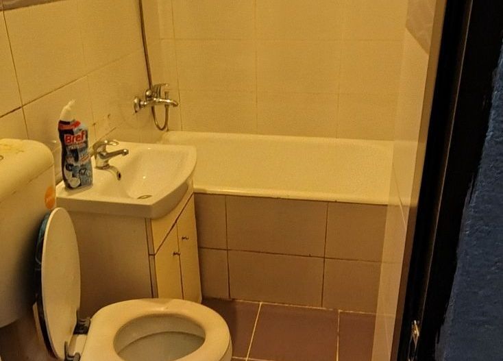 BRASADAS vinde garsoniera la etajul 1/4 pe Ostrovului. - Poză 3