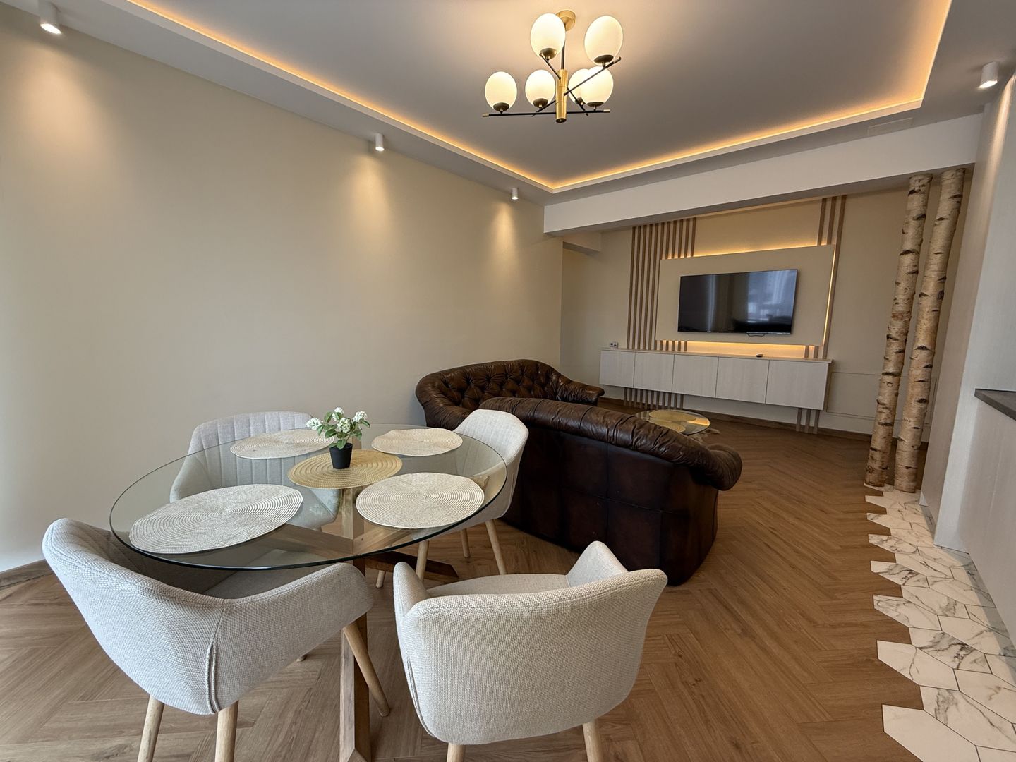 Apartament spațios și luminos cu 3 Camere I Rădăuți - Poză 20