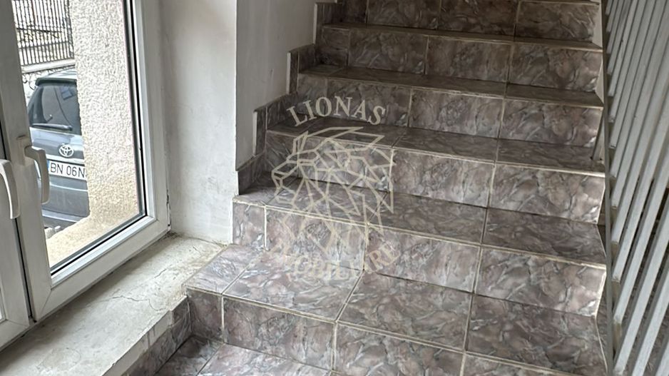 Spatiu central -ideal locuire /pensiune/cabinet/birouri- Sangeorz-Bai - Poză 10