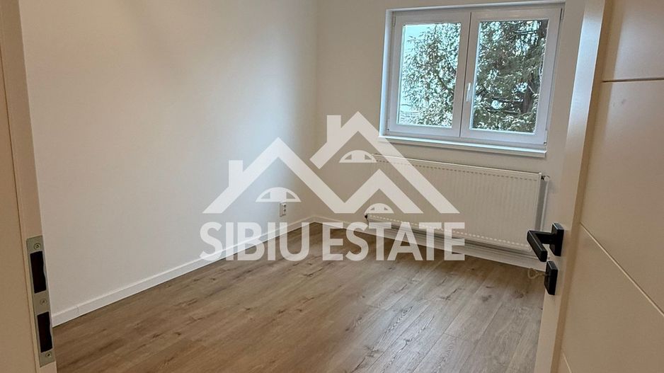 Locație excelentă! Apartament 3 camere renovat, etaj 1, Sibiu - Poză 32
