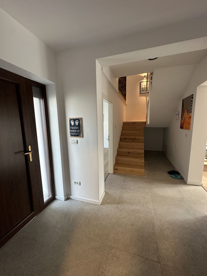 Casa deosebita intr-un cartier privat cu bariera - Poză 27