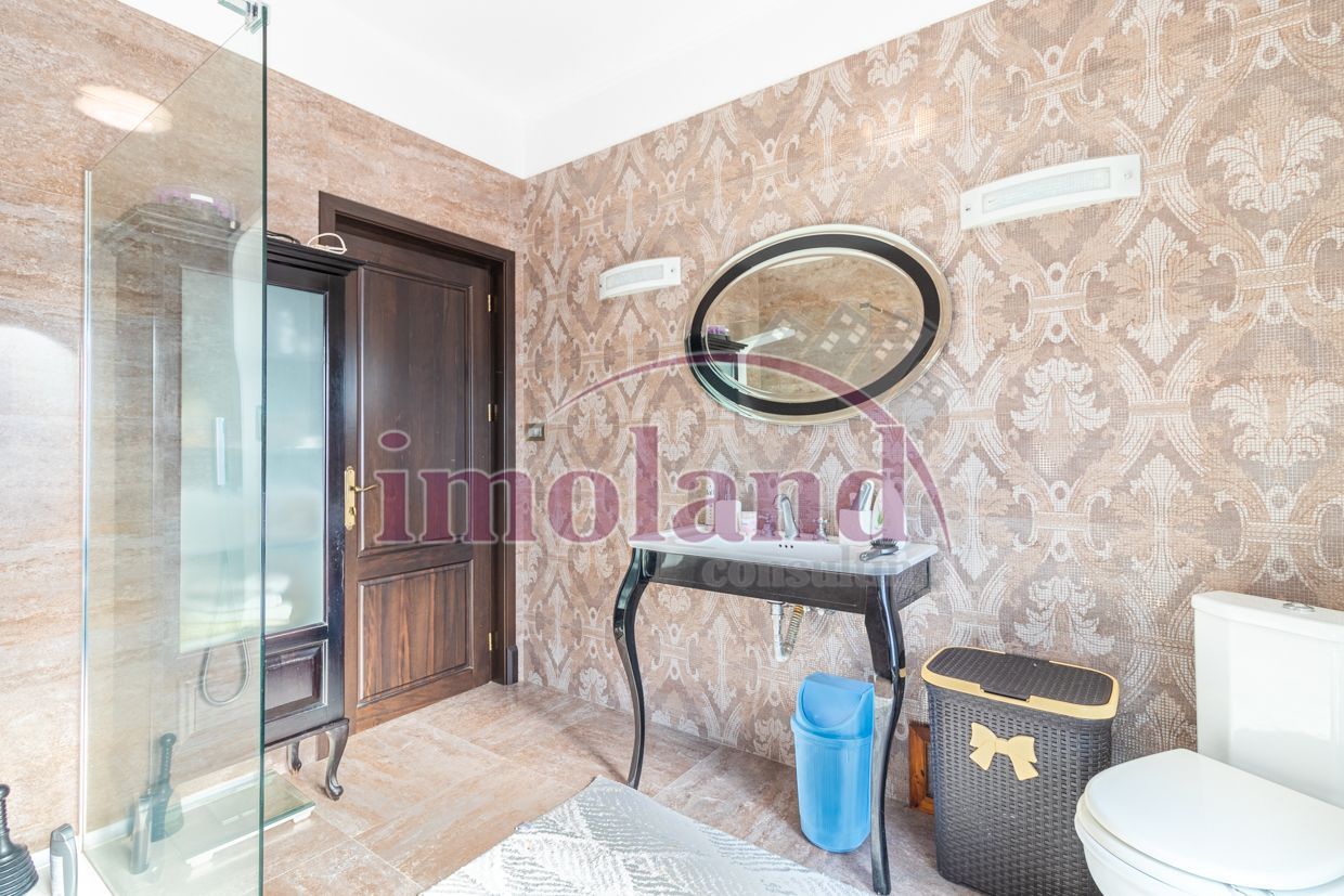 Vila cu piscina si garaj - 6 dormitoare - Pantelimon - Poză 24