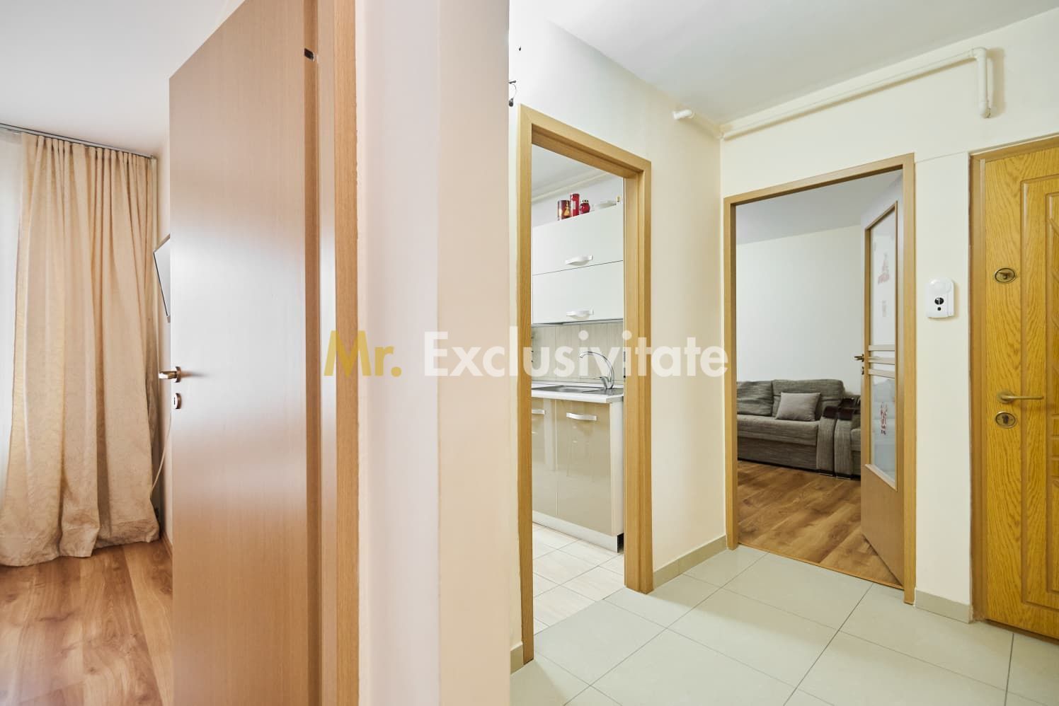 Apartament Mioveni , etajul 2 , decomandat ! - Poză 10
