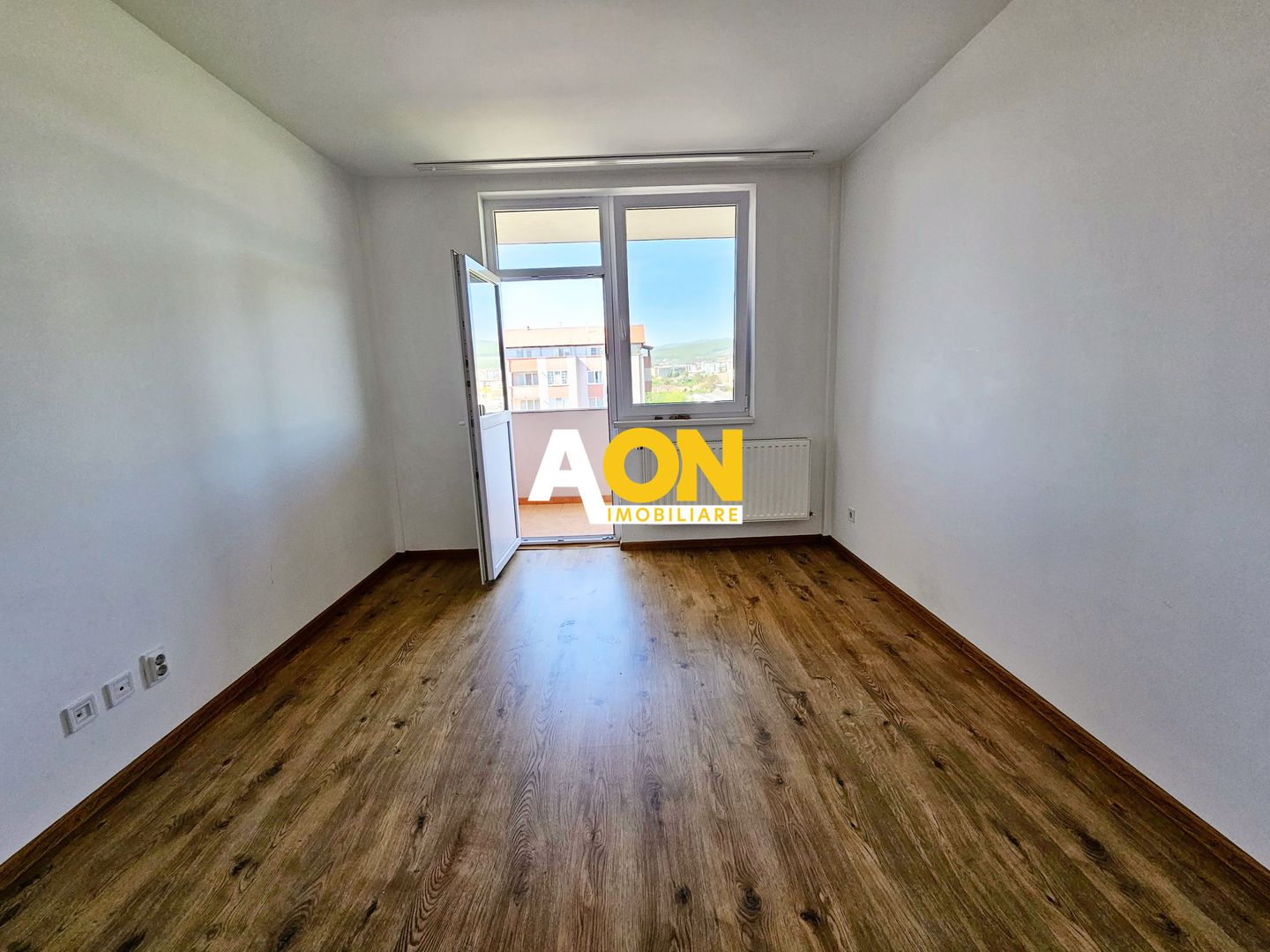 Apartament tip Penthouse, 4 camere, 2 bai, 108 mp utili + boxa, Centru - Poză 5