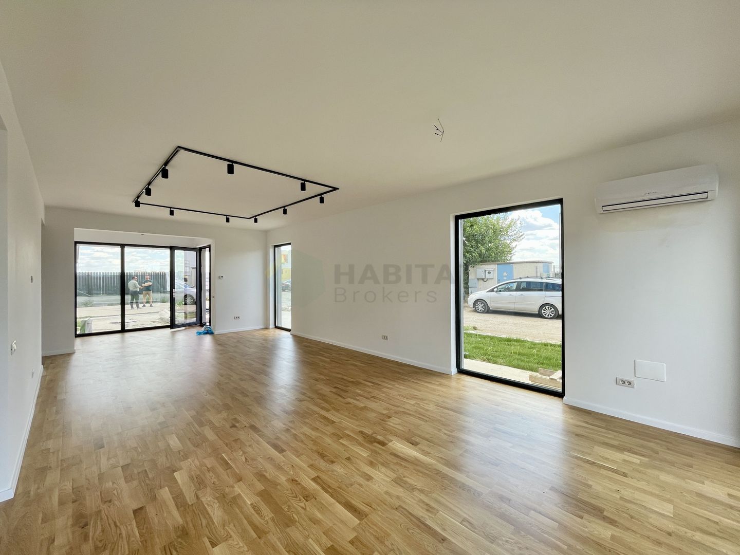 Vila Individuala 5 camere Tunari - Poză 3