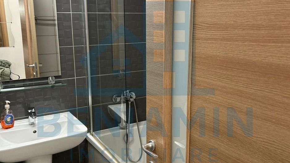 Apartament 2 camere in Top City Coresi 56mp si loc parcare plus boxa - Poză 8