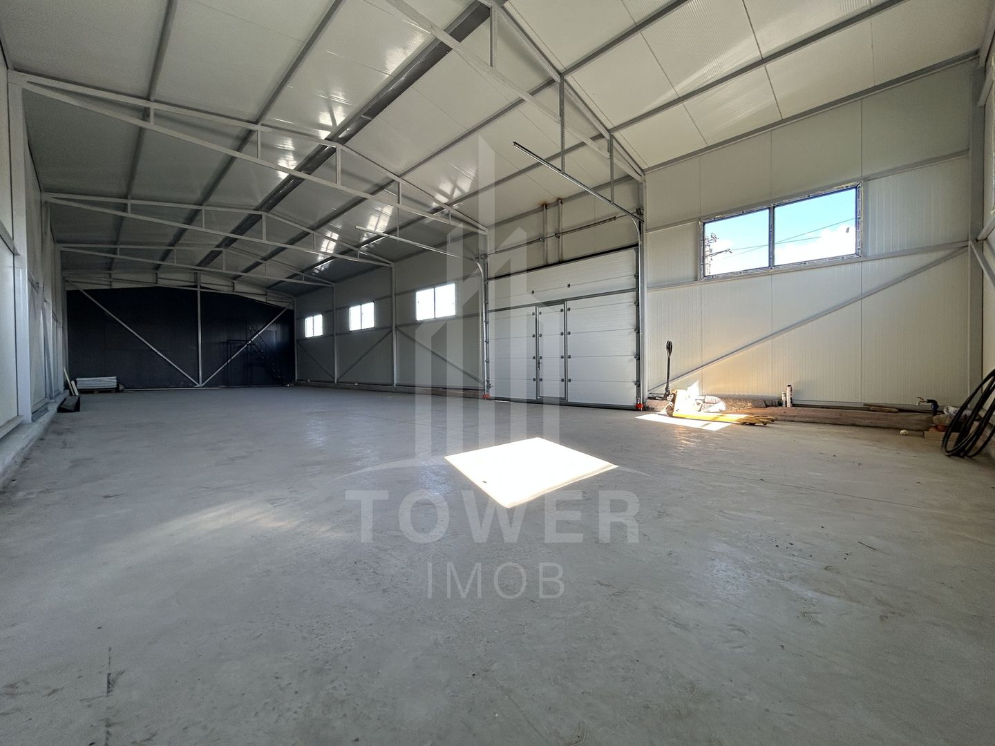 Hală de închiriat în Rusciori, 176 mp, ideală pentru producție sau depozitare - Poză 1