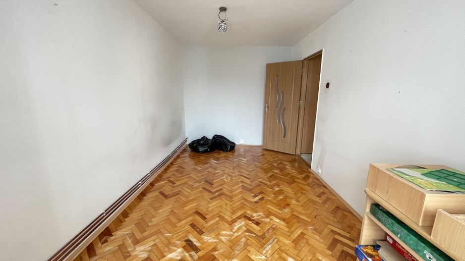 Apartament cu trei camere în bloc izolat -zona Aradului - Poză 5