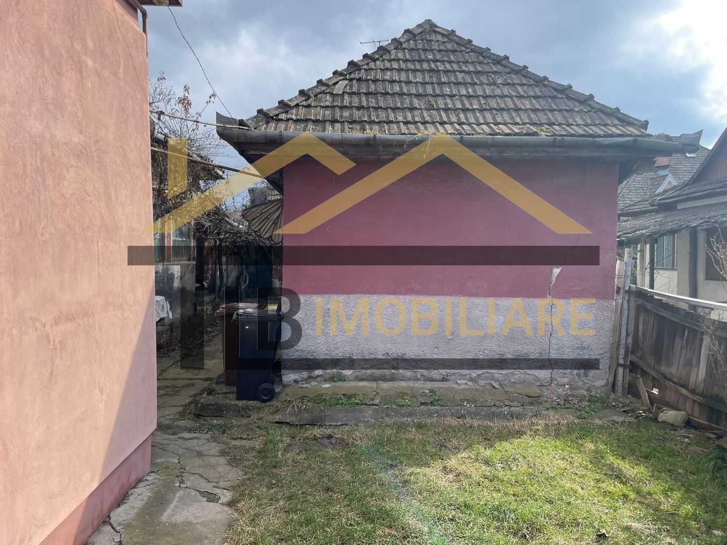 Casa cu 3 camere, 290mp, Zona Gheorghe Doja - Poză 2