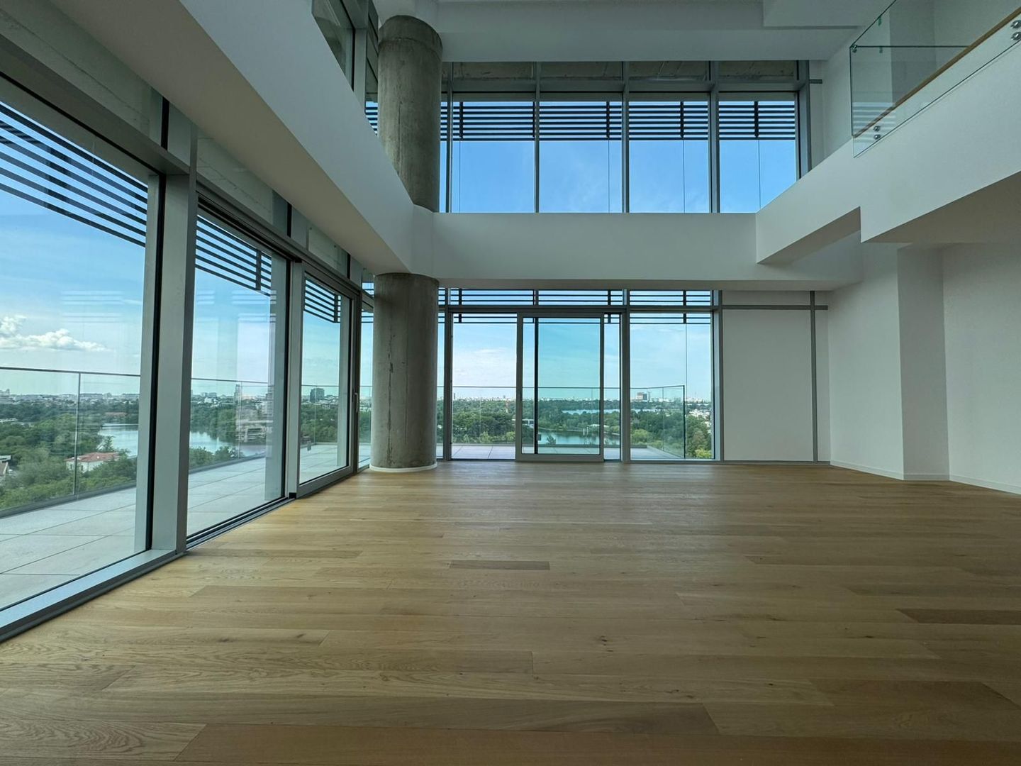 PENTHOUSE SPECTACULOS UpSite || 1.800.00+TVA || boxa si loc de parcare incluse - Poză 5