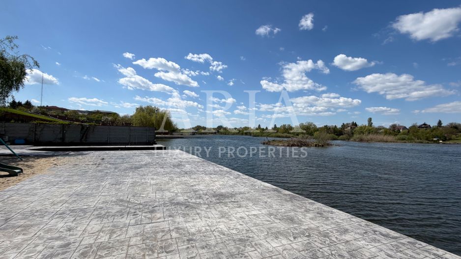 SNAGOV VILA | 36m DESCHIDERE LA LAC | PONTON 250mp | JACUZZI | SPA | BOWLING - Poză 1