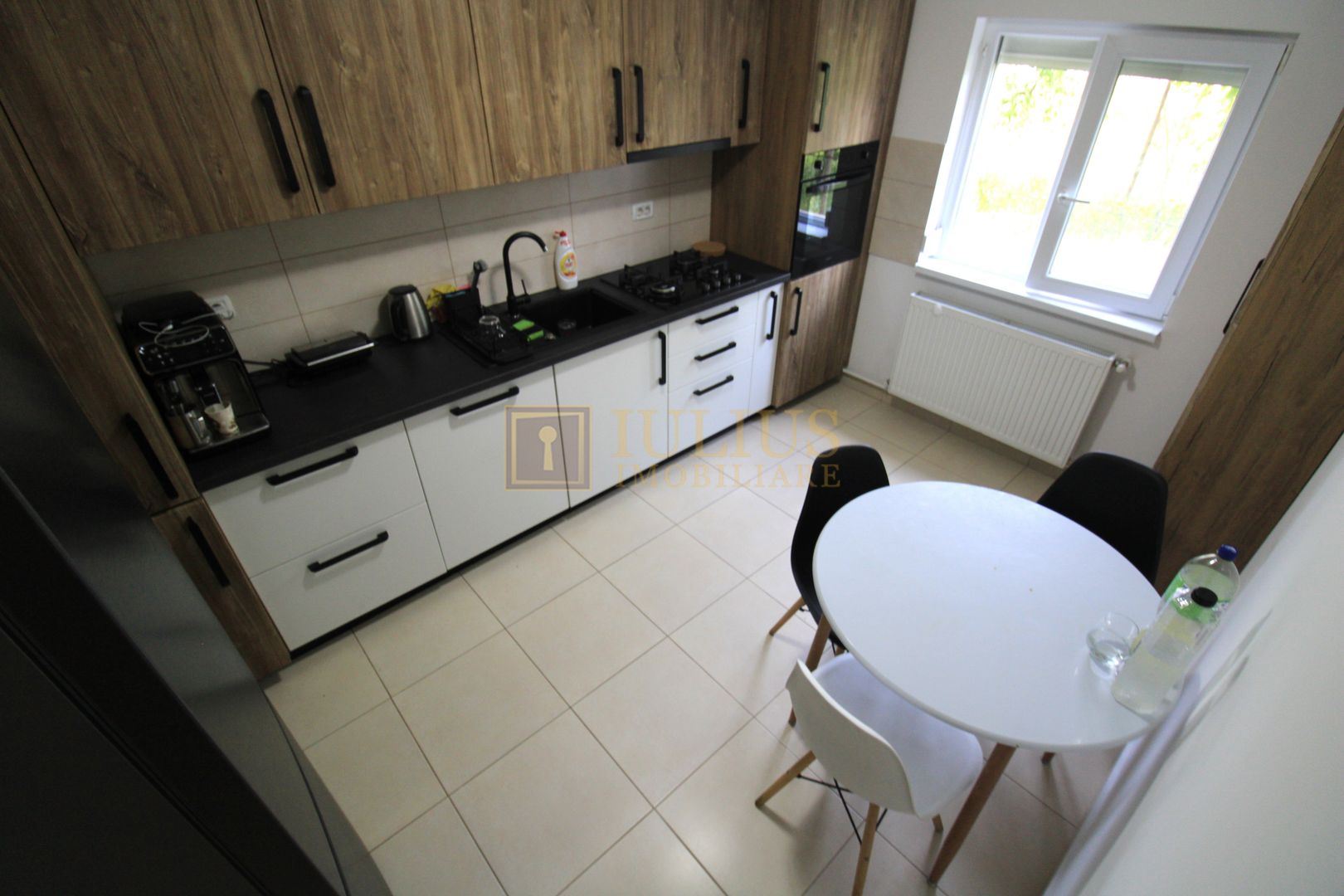 Giroc, plan parter, mobilat si utilat complet ! Loc parcare privat. - Poză 3